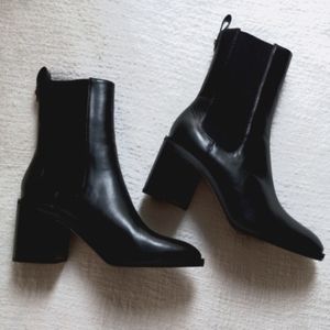 💋Zara black Chelsea boots, size 39